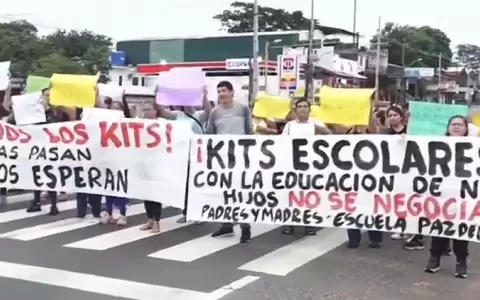 Cierre de ruta en �emby sobre Acceso sur en exigiendo la entrega de kits escolares.
