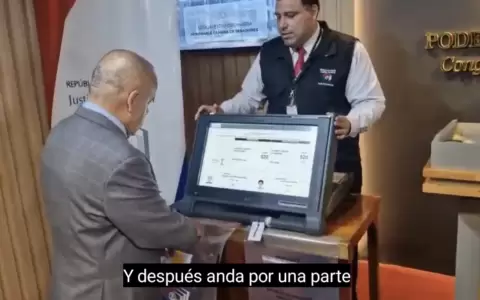 Capacitaci�n de m�quinas de votaci�n en el Congreso.