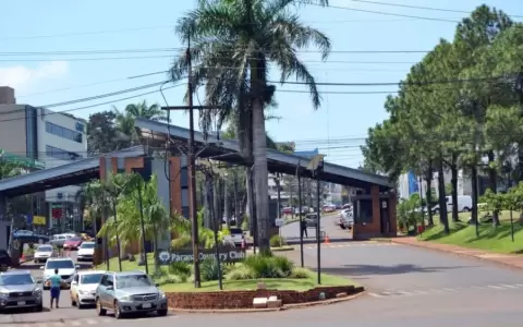 IPS no logra arrendar lujosos d�plex en el Paran� Country Club.