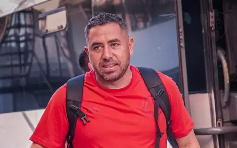 Jorge Achucarro, director t�cnico de Cerro Porte�o.