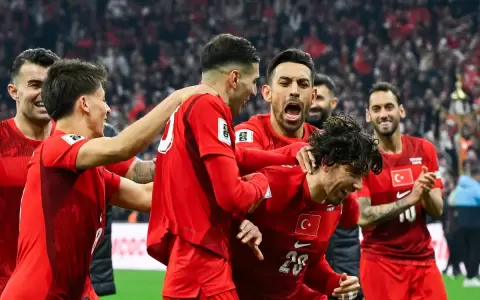 Ferdi Kadioglu anot� el �nico tanto del encuentro ante la selecci�n rumana.
