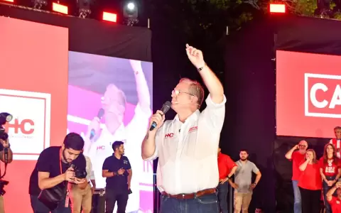 Camilo Perez, lanzamiento de su campana.
