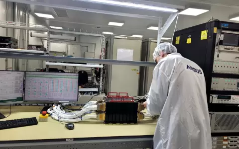 Unidad de Control T�rmico como la que viajar� en la nave Ori�n, en las instalaciones de Airbus Crisa, en Tres Cantos, Madrid.