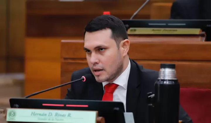 Senador Hern�n Rivas.