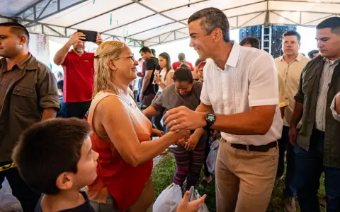 Durante la feria de la Agricultura Familiar en la Costanera estuvo presente el presidente Santiago Pe�a.