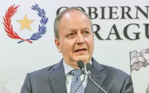Carlos Fern�ndez Valdovinos.