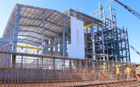 Parglass avanza en Paraguay con la construcci�n de su planta en Villa Hayes.