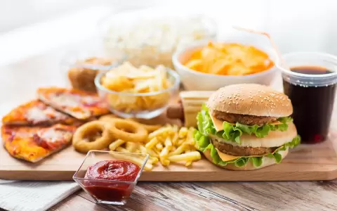Los alimentos ultraprocesados da�an la fertilidad tanto en hombres como en mujeres revelan estudios.