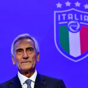 Ministro de Deportes italiano pide la dimisi�n del patr�n del Calcio