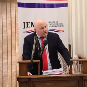 Abogado estalla contra fallo que benefici� a Rivas y anuncia denuncia contra Tribunal