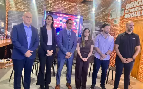 Empresas B y Cervepar se re�nen con meidos re�nen para analizar certificaci�n y sostenibilidad.