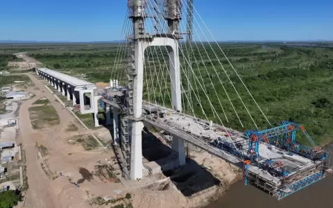 Puente de la Bioce�nica entre Paraguay y Brasil.