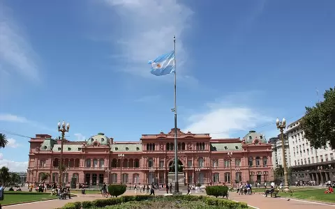 Casa Rosada frente a la Plaza de Mayo.