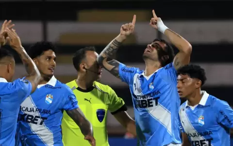 Cerro Porte�o sufre una dolorosa ca�da en su debut copero