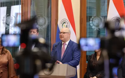 �scar Lovera, ministro de Econom�a.