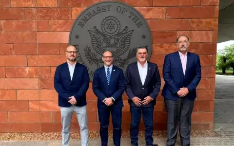 Representantes de la ARP.