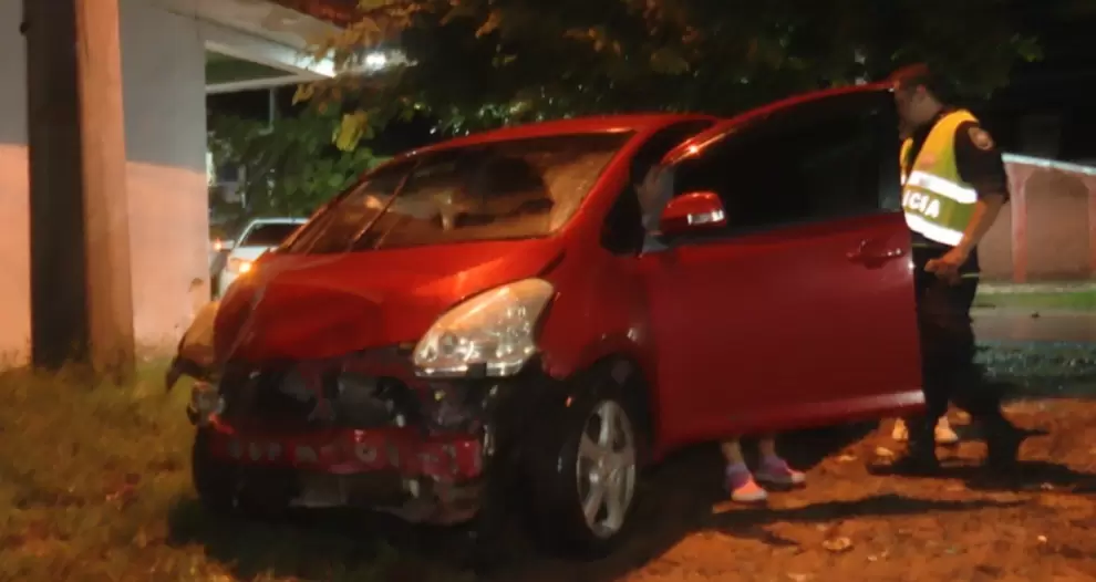 Menor de edad ocasiona un accidente de tr�nsito en �emby. Foto: Gentileza.