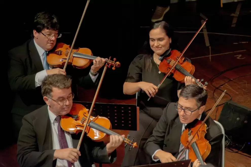Orquesta de C�mara Municipal de Asunci�n (OCMA).