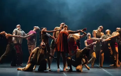 Puesta en escena de "Emimbi".