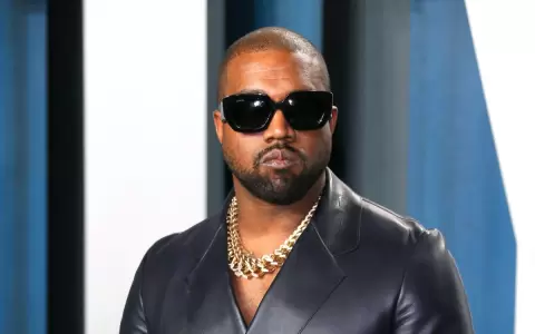 Kanye West tambi�n conocido con Ye.