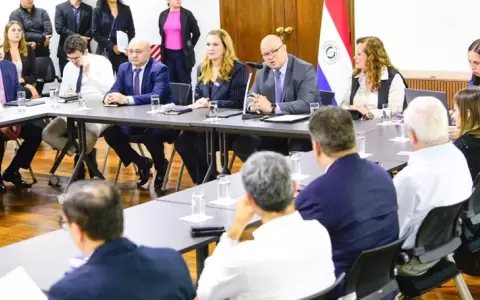 Salud, Econom�a y proveedores farmac�uticos se reunieron para establecer estrategias de pago.