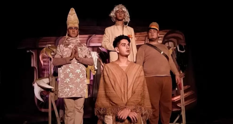 Puesta en escena de "Los comuneros y Tupac". 5trato Teatro. (Foto: ig Fitepy).