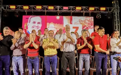 Disidencia colorada sella en Asunci�n junto a Mario Abdo Ben�tez.