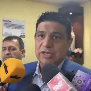 Rechazan a Baruja como dupla de Alliana: "Est� m�s golpeado que carne de milanesa", dice Hugo Meza