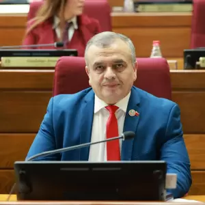 �Es constitucional el juramento de Liseras?: "Bachi" anuncia an�lisis jur�dico