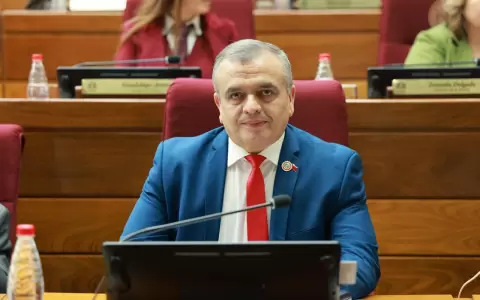 Juramento senador Carlos Liseras Osorio.