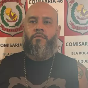 Video: detienen a barra brava de Cerro quien exhibió escudo policial como "trofeo de guerra"