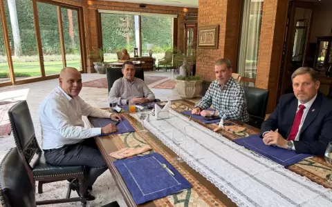 Senadores confirman que Baruja es el candidato de HC para acompa�ar a Alliana
