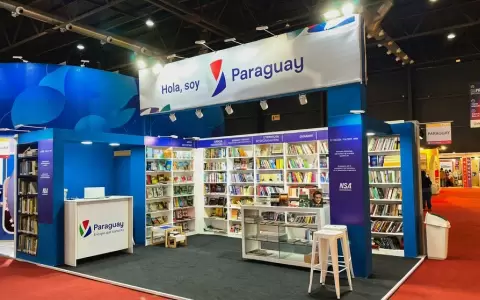 Stand de Paraguay en la 50.� Feria Internacional del Libro de Buenos Aires.
