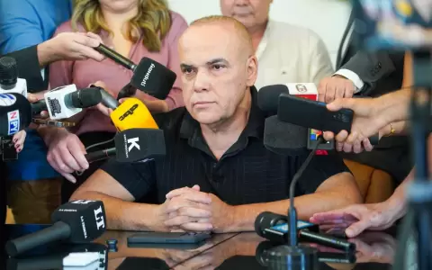 Basilio "Bachi" N��ez.