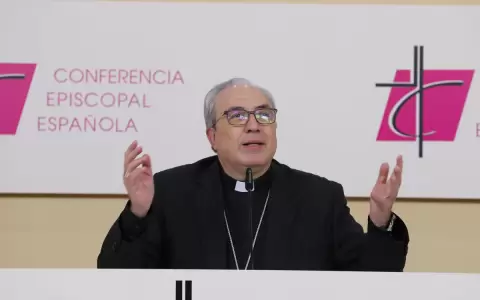 C�sar Garc�a Mag�n, secretario de la CEE.