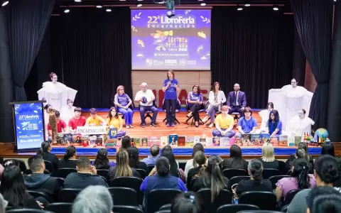 Acto de lanzamiento de la nueva edici�n de la Libroferia Encarnaci�n.