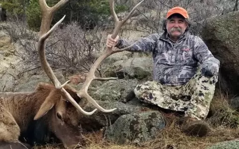Cazador de animales millonario, Ernie Dosio.