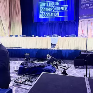 Evacúan a Trump tras tiroteo en cena de corresponsales en Washington