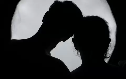 "Amar en tiempos de cambio", escrita y dirigida por Marcela Gilabert.