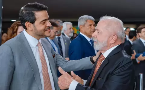 El jefe de la Avogac�a General de la Uni�n de Brasil, Jorge Messias, junto al presidente brasile�o, Luiz In�cio Lula da Silva.