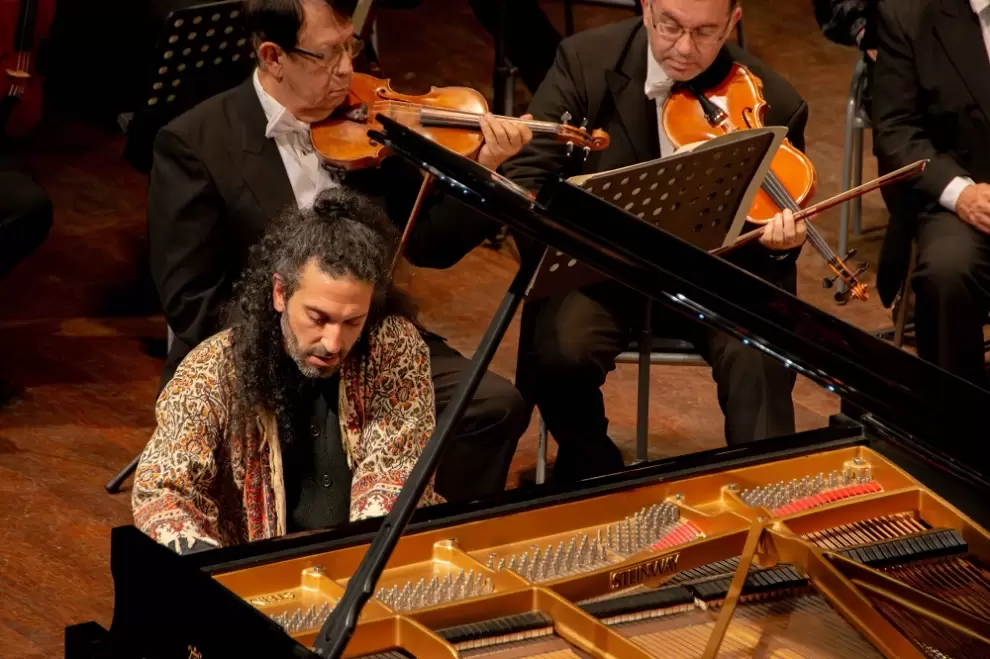 Nima Sarkechick en plena ejecuci�n. Cortes�a