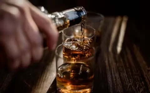 Ronda de tragos.