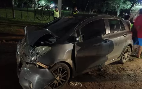 Choque frontal en J. Augusto Sald�var deja cuatro heridos, entre ellos una beb�.
