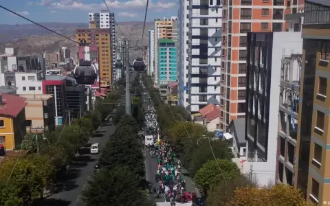 Ind�genas y campesinos de la Amazon�a llegan a La Paz, tras varios d�as de marchas para exigir la derogaci�n de la Ley 1720.