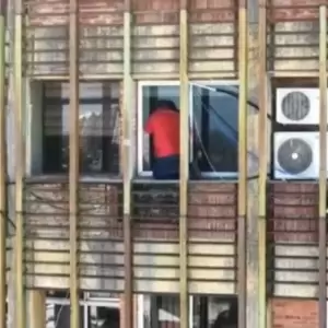 Video: reportan gran incendio en edificio del microcentro de Asunci�n, hay personas atrapadas