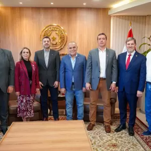 Tren de cercanías avanza en el Senado en medio de negociaciones políticas y dudas sobre su financiamiento