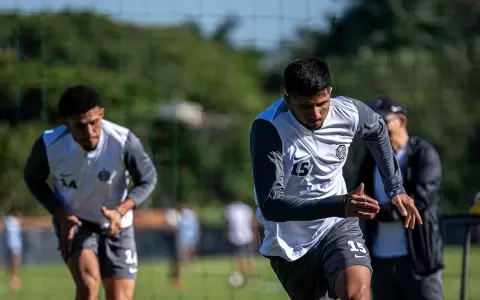 Mateo Gamarra (der) es uno de los que no viaj� a Argentina para el duelo copero ante Barracas Central.