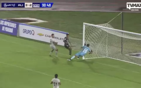 Arquero es investigado por ama�o tras ins�lito gol en contra que deriv� en denuncia de su propio compa�ero