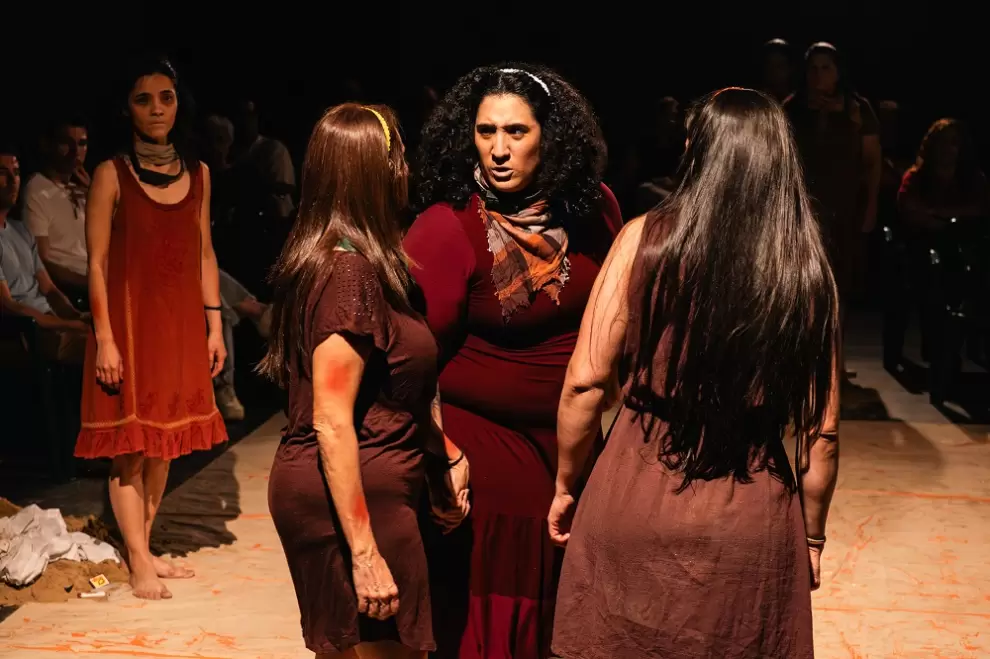 Puesta en escena de "Mujeres de arena". Cortesía