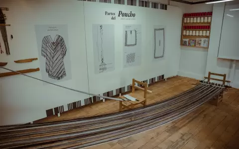 Escuela de Salvaguarda del Poncho Para'i de 60 Listas.
